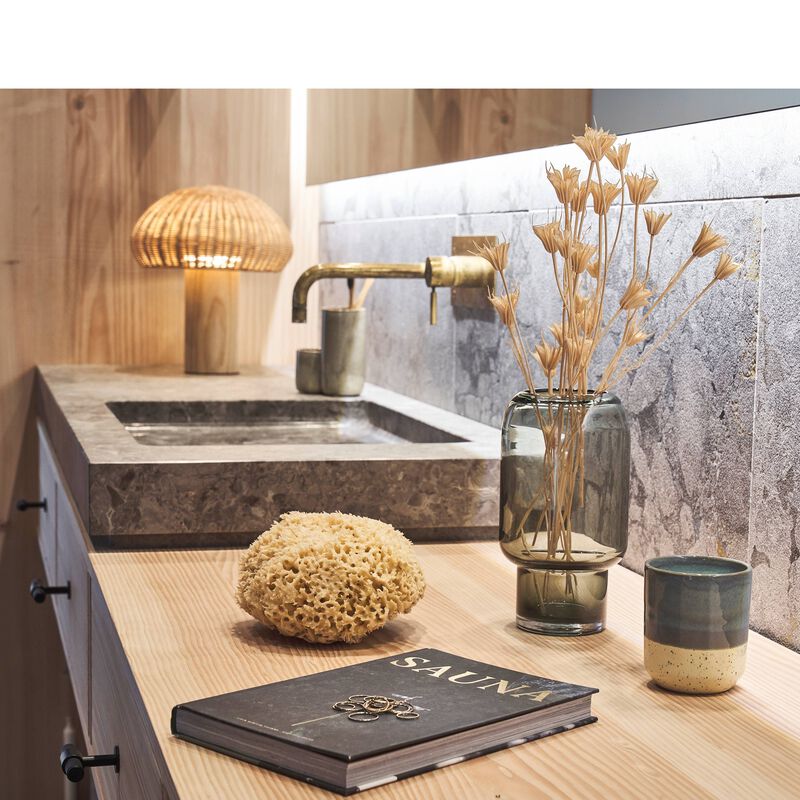 Iris Fragrance candle